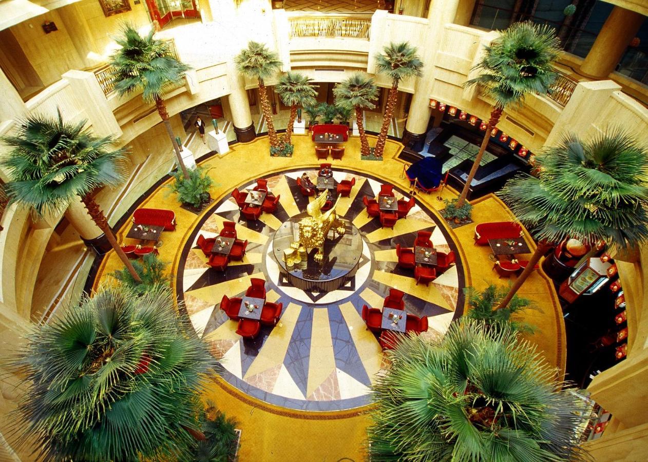 Royal International Hotel ウルムチ市 エクステリア 写真